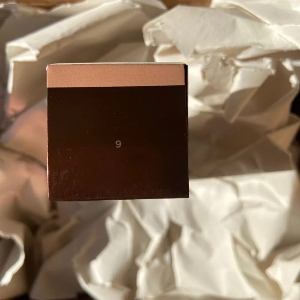New Hourglass Veil Hydrating Skin Tint